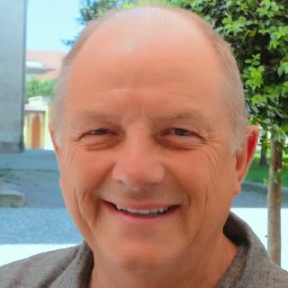 <b>Ian Cole</b>