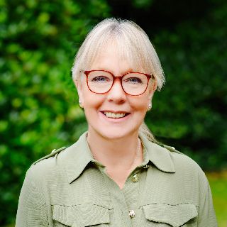 <b>Amanda Lancashire</b>