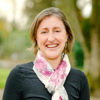 <b>Helena Miller</b>